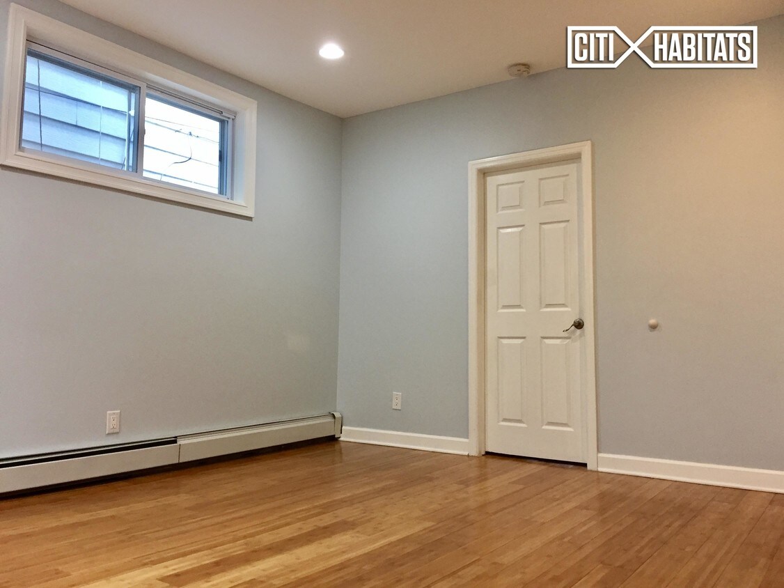 Foto del edificio - 104-24 93rd Ave