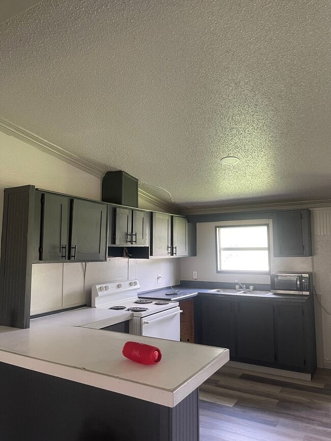 Building Photo - 3 bed / 2 bath - Cassville