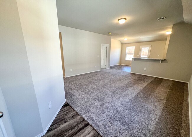 Foto del edificio - 3 Bed in NW OKC!