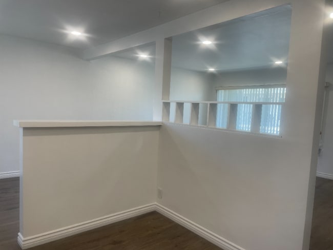 Foto del edificio - 525 N Marguerita Ave