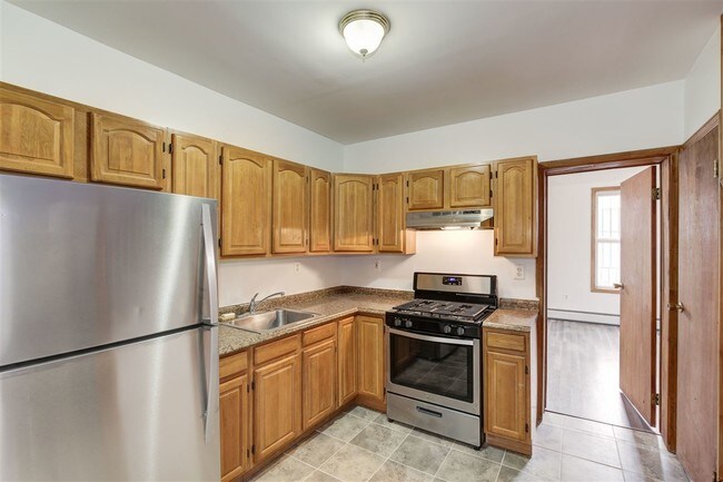 Building Photo - 64 Brinkerhoff St