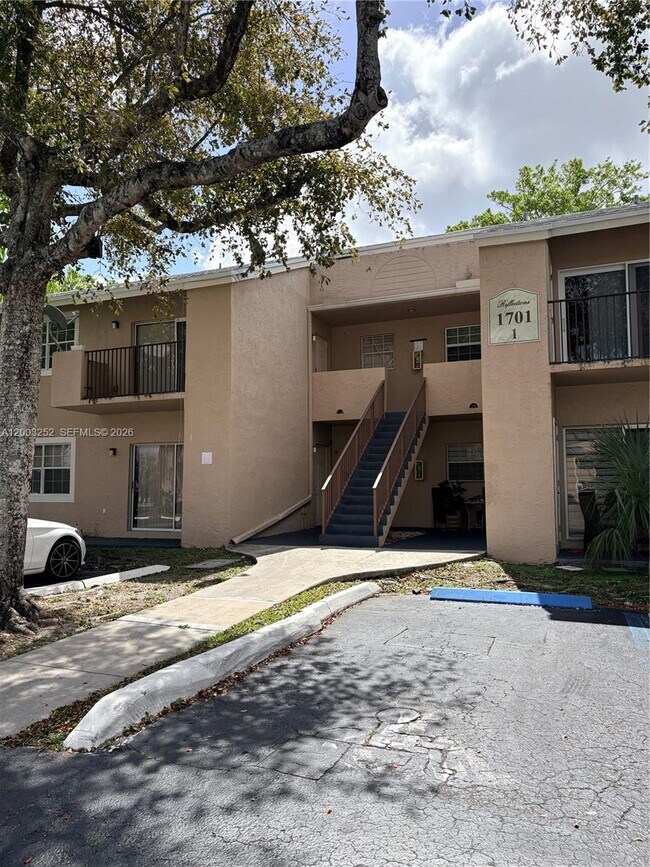 Foto del edificio - 1701 NW 96th Terrace