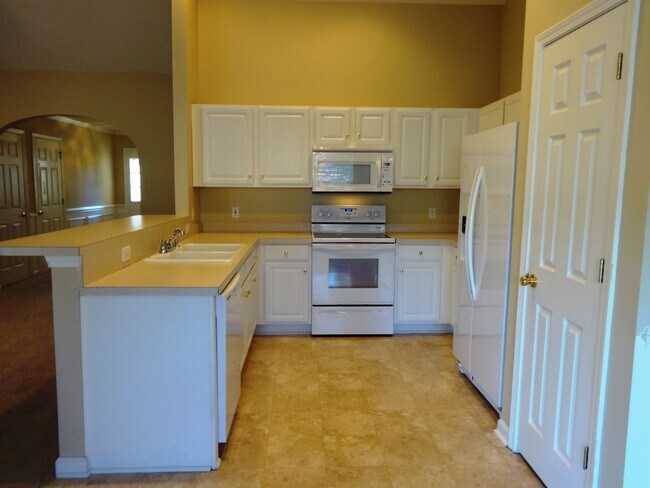 Building Photo - 11 Lake Linden Ct