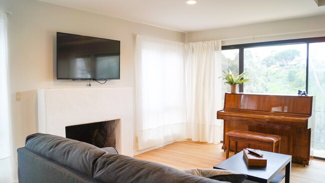 Foto del edificio - 633 Radcliffe Ave