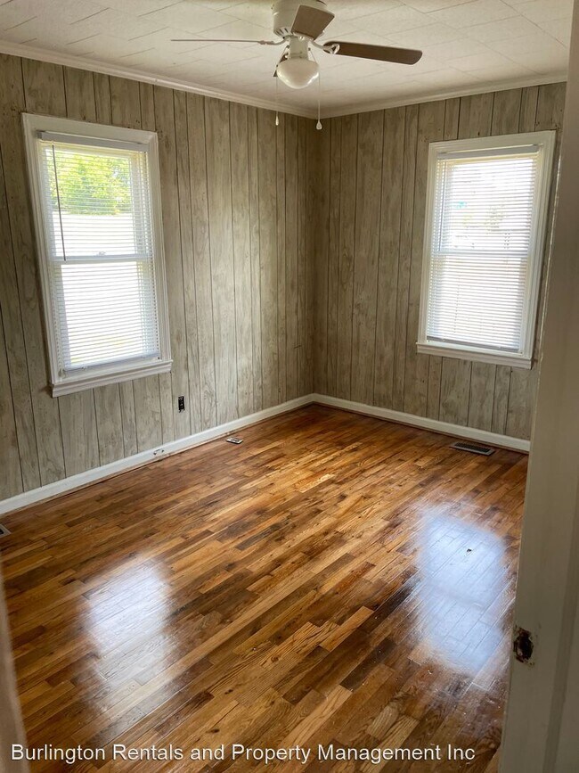 Building Photo - 2 br, 1 bath House - 102 W. Parker Street
