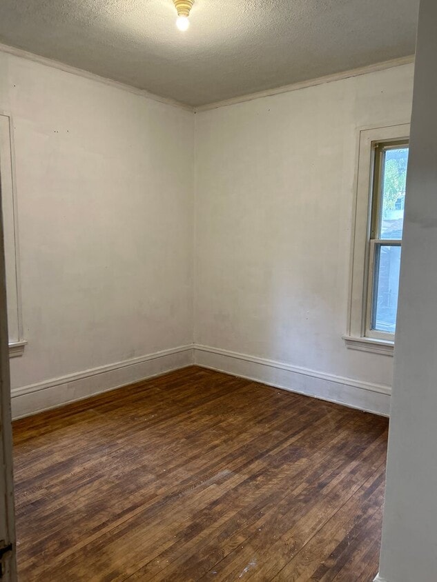 Building Photo - 2918 N Girard Ave