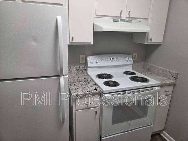 Building Photo - 2929 Selena Dr