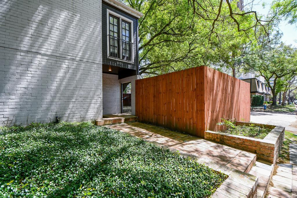 Foto principal - 919 S Ripple Creek Dr