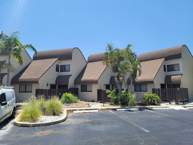 Building Photo - Condo for rent