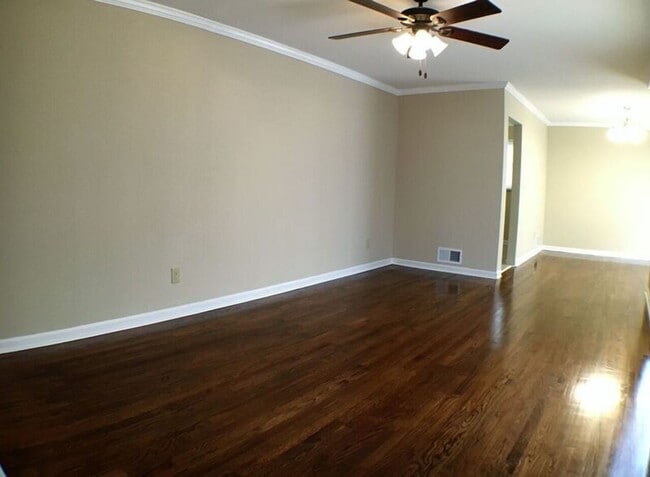 Building Photo - 151 Lenora Dr