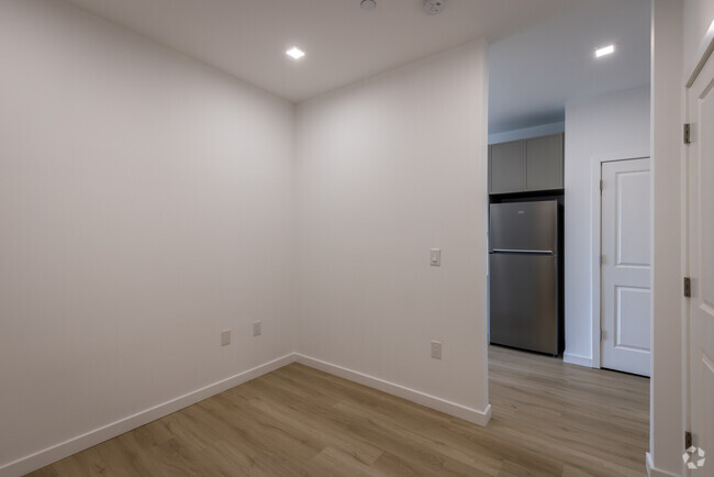 Estudio, 1BA - 587SF - 110 Washington