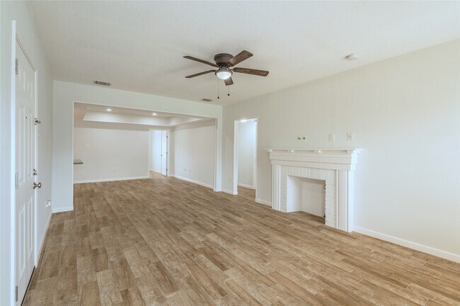 Foto del edificio - 2319 Rosewood St
