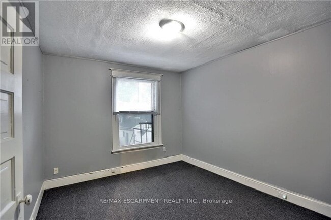 Photo du bâtiment - 89 Burris St