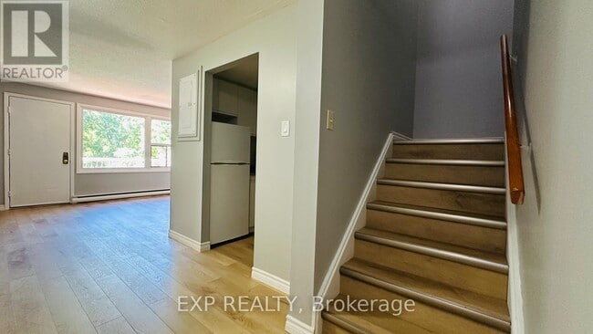 Photo du bâtiment - 1200-1200 Courtland Ave E