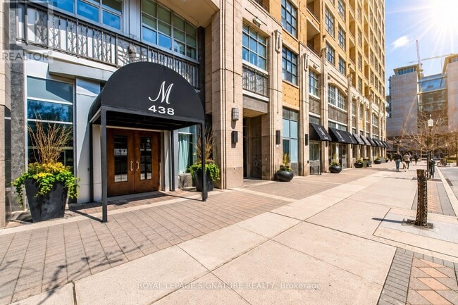 Building Photo - 438 Richmond St W