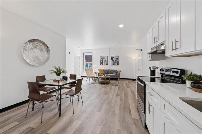 Building Photo - 415 Olo St