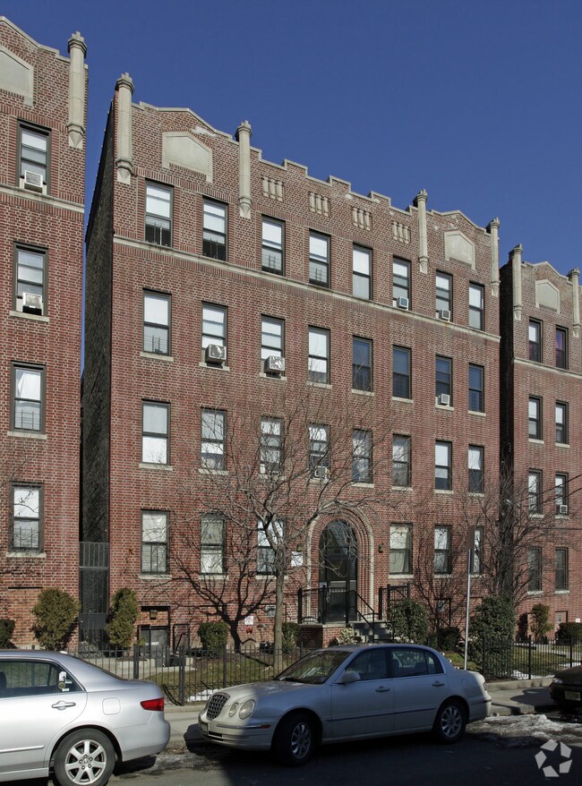 Primary Photo - 462-478 Bramhall Ave