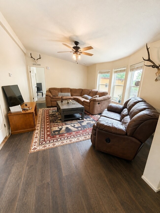 Building Photo - 6647 Alderson Ln