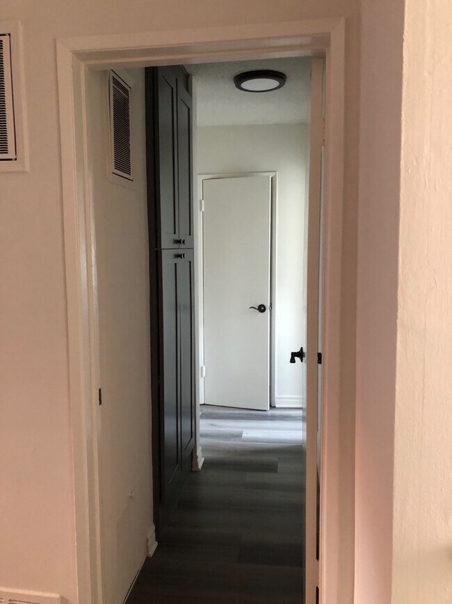 Foto del edificio - 815 E Maple St