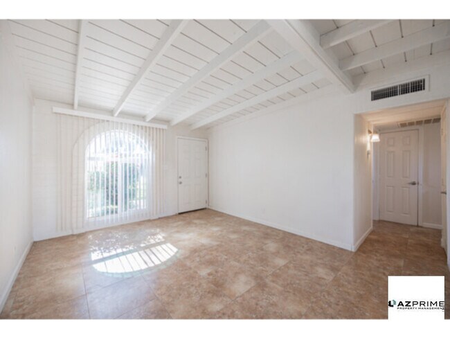 Foto del edificio - Welcome to this Charming Chandler 1/1 Apartment Unit!