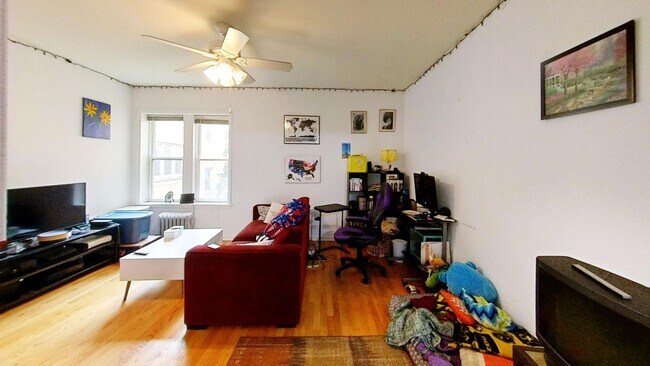 Building Photo - Rehabbed Portage Park One Bedroom
