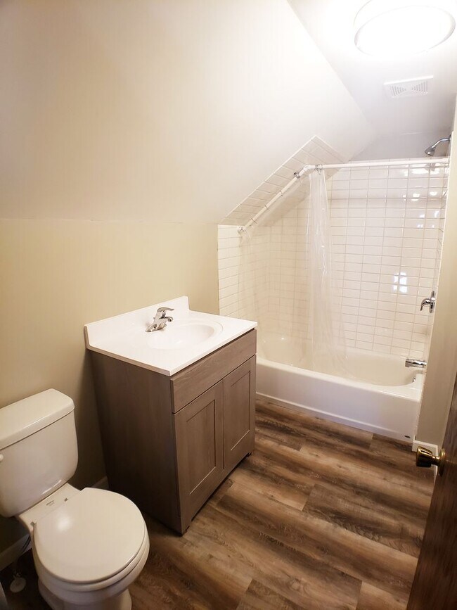 Foto del edificio - 321 8th St NW