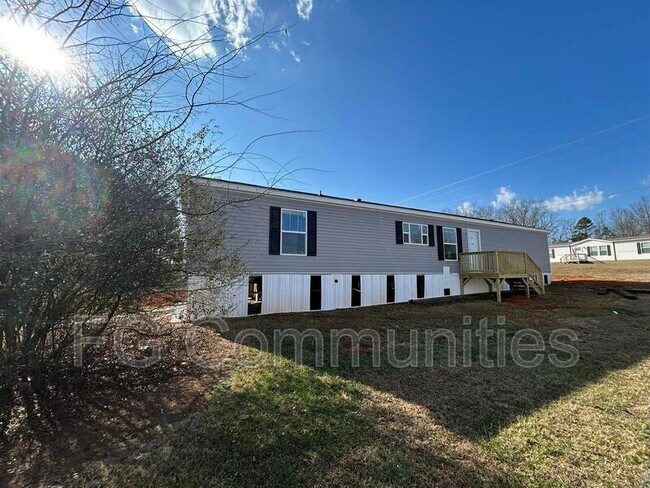 Building Photo - 105 Paynes Dairy Rd