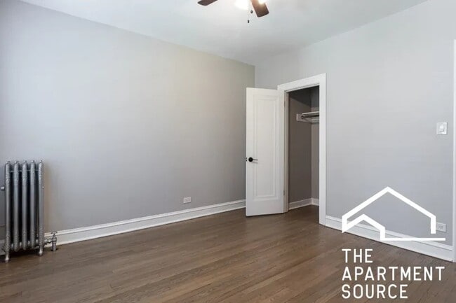 Building Photo - 1352 W Carmen Ave