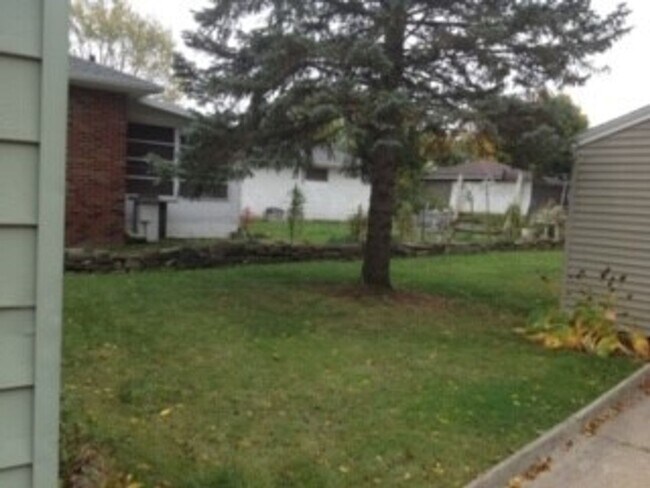 Building Photo - Beautiful home!