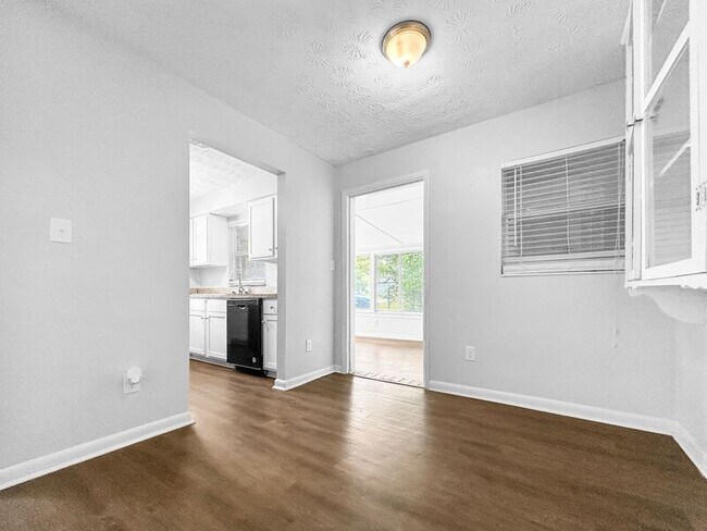 Foto del edificio - 4814 Polaris St