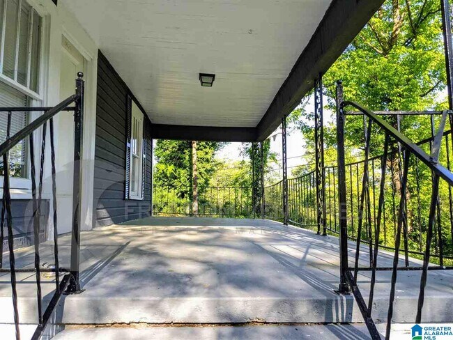 Building Photo - 864 Gadsden Hwy