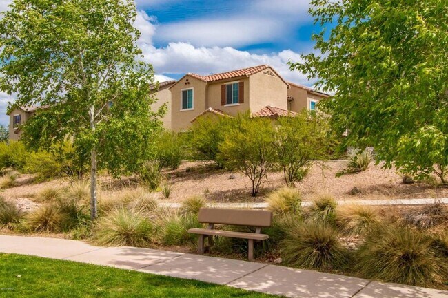 Foto del edificio - BEAUTIFUL HOME IN VAIL SCHOOL DISTRICT! 3 bed and 3 bath!