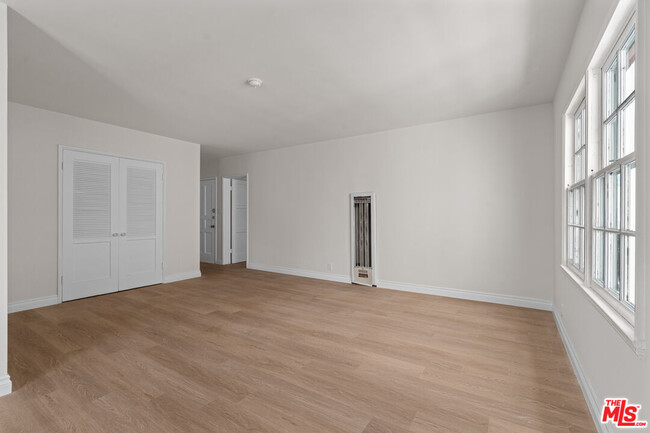Building Photo - 148 S McCarty Dr