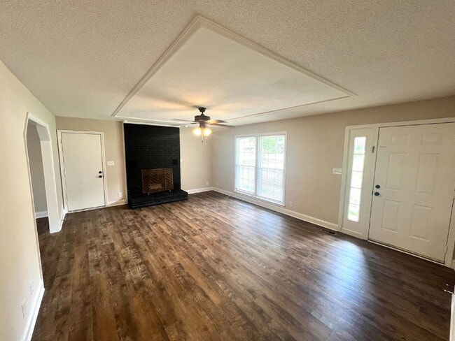 Building Photo - 168 Kirby Dr