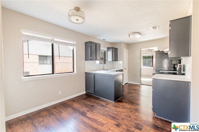 Foto del edificio - 1500 Clairidge Ave