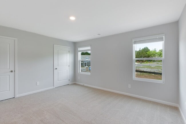 Building Photo - 810 Quinn Dr