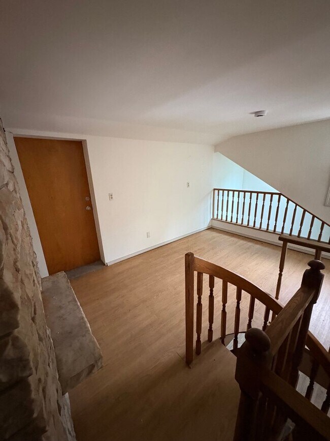 Foto del edificio - Renovated 2br Loft Apartment(Heat Included)