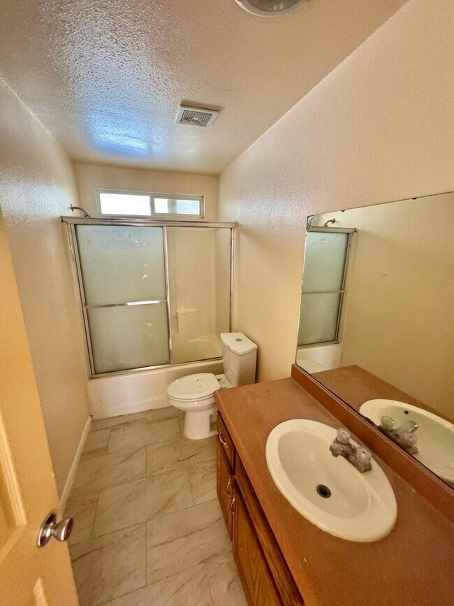 Building Photo - Your new home is here! Enjoy the charm of ...
