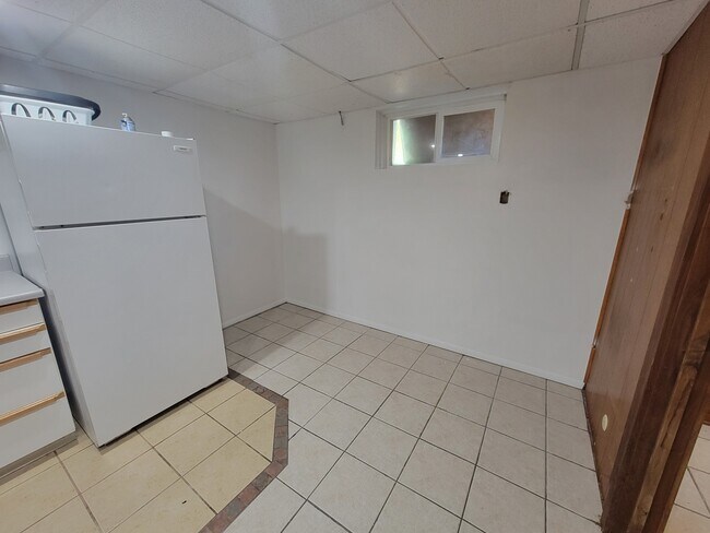 Building Photo - 2654 Tyler Ave