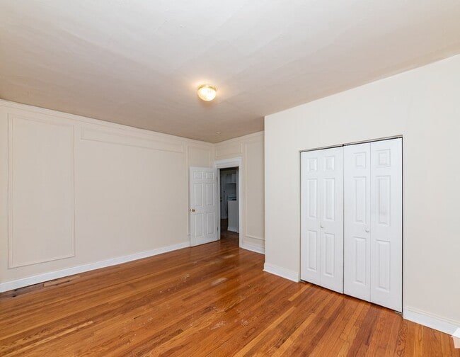 Building Photo - 1313 Oak Ave