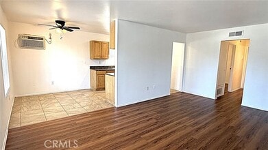 Building Photo - 302 E Blueridge Ave