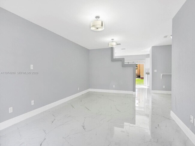 Foto del edificio - 8664 SW 22nd Ct