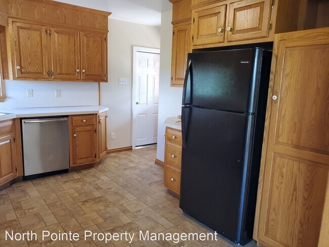 Building Photo - 3 br, 1 bath House - 105 Eastbrook Rd.