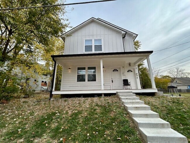 Building Photo - 321 N Kealing Ave