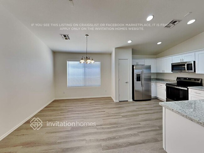Foto del edificio - 3937 N 125th Dr