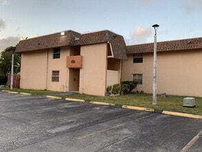 Building Photo - 890 SW 129th Pl