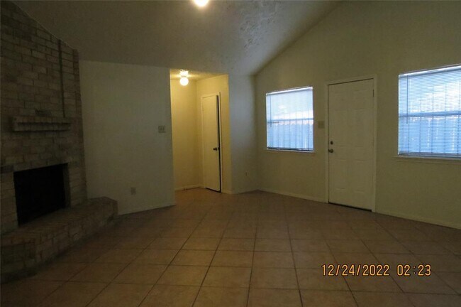 Foto del edificio - 16647 Gold Ridge Ln