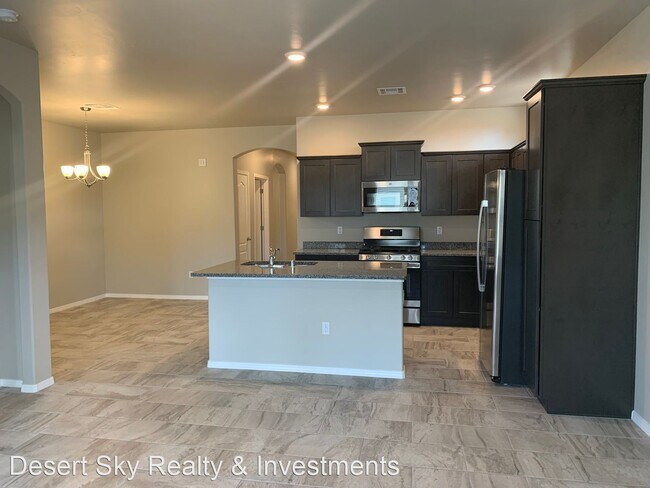 Foto del edificio - 4 br, 3 bath House - 4618 Lotus Avenue