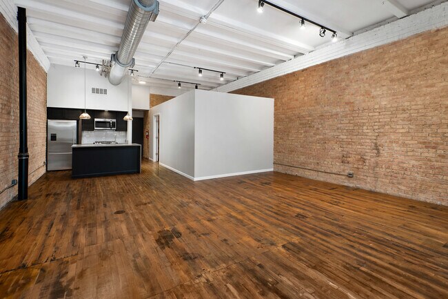 Building Photo - 1012 W Randolph St