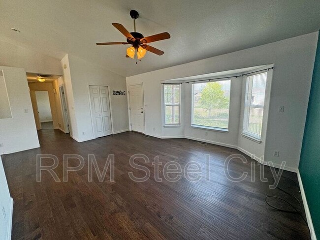 Building Photo - 1456 Gem Dr